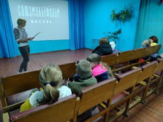 Показ мультфильма "Дюймовочка".